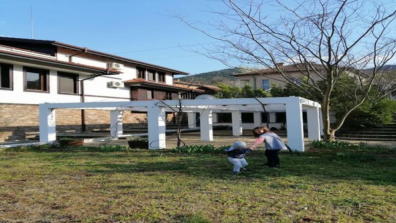 Къща За Гости "Мечта" Lyutibrod Exterior photo